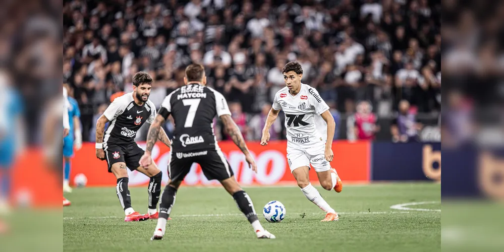 Santos e Corinthians fazem o clássico paulista na Vila Belmiro