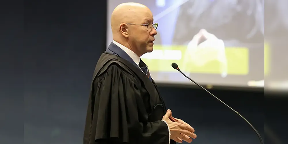 A defesa do almirante Almir Garnier negou ue o militar tenha colocado as tropas à disposição da tentativa de golpe de Estado