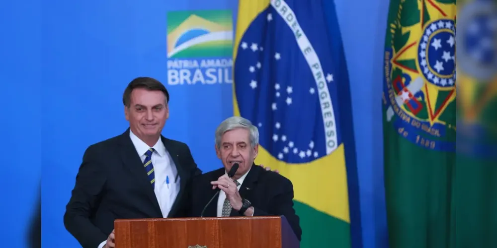 ex-ministro do Gabinete de Segurança Institucional (GSI), Augusto Heleno e o ex-presidente Jair Bolsonaro