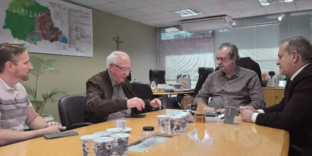 Edmir Kirchof, Reinaldo Cardoso, Evandro Luiz da Costa Souza e Moacyr Fadel estiveram reunidos