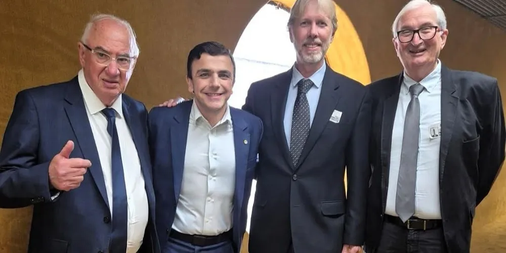 Reinaldo Cardoso, Aliel Machado e demais lideranças municipais estiveram reunidos