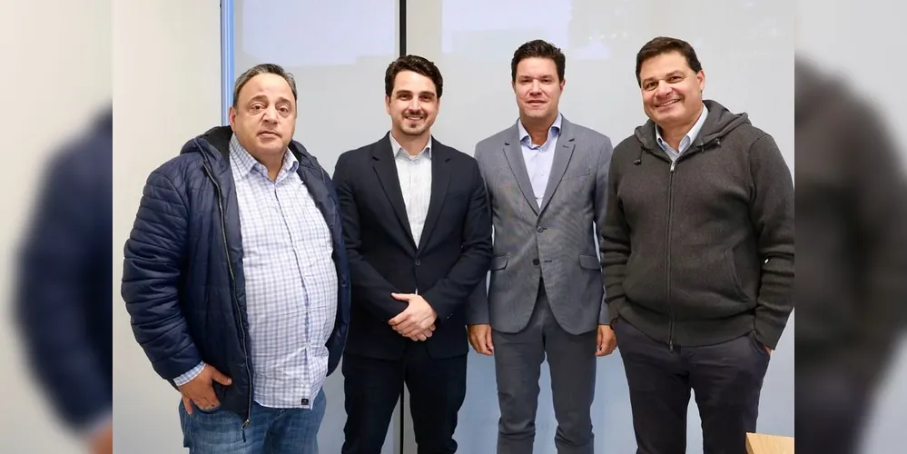 Hussein Bakri, Emiliano Gomes, Guto Silva e Sandro Alex estiveram reunidos