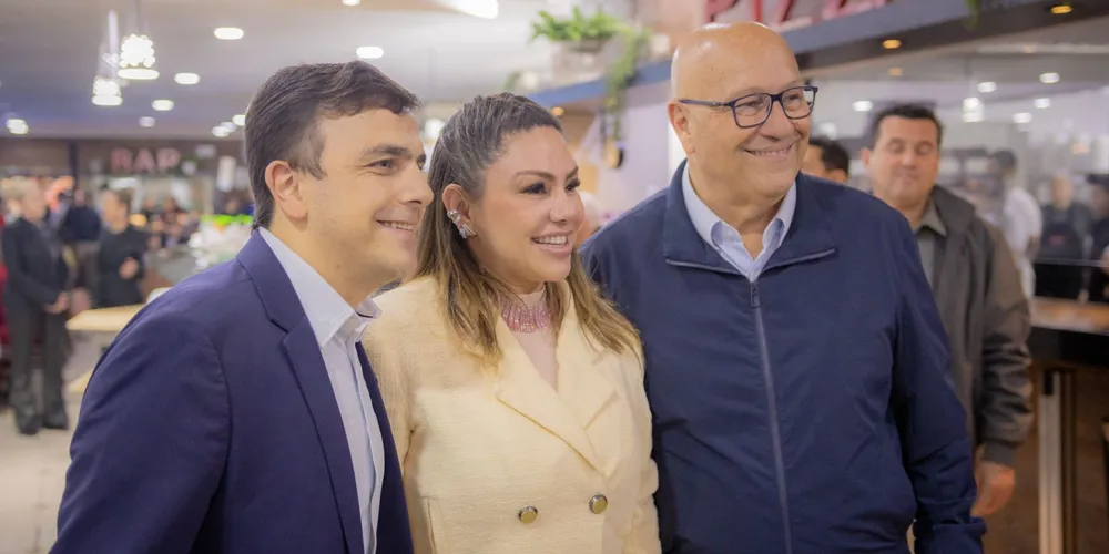 Prefeitos da AMCG estiveram presentes no evento de ordem de serviço para as obras da nova torre do HU-UEPG.