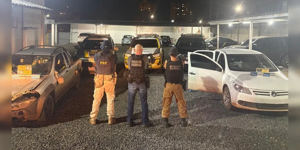Agentes da PRF, PF e PM em registro após ação