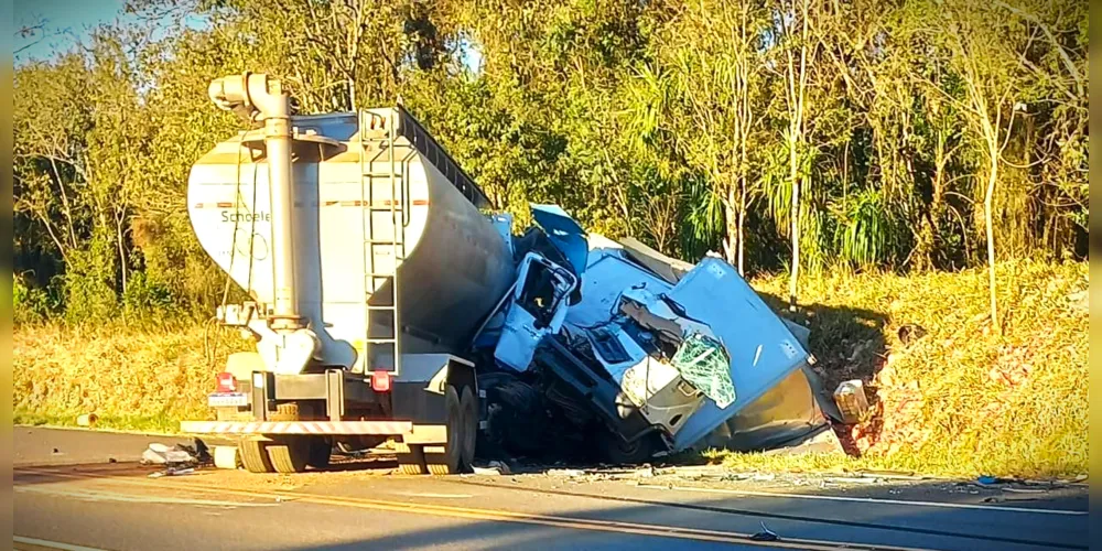 Veículos colidiram no km 184 da rodovia