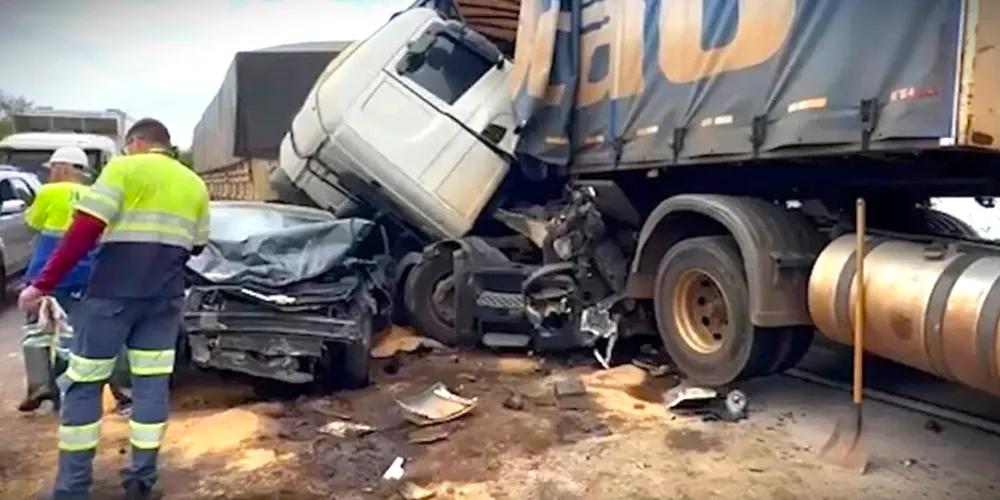 Vítima conduzia um caminhão que estaria em velocidade incompatível com a via