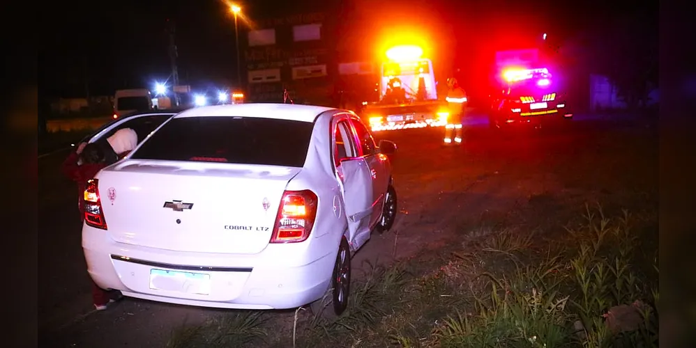 Colisão aconteceu entre um Cobalt e uma motocicleta