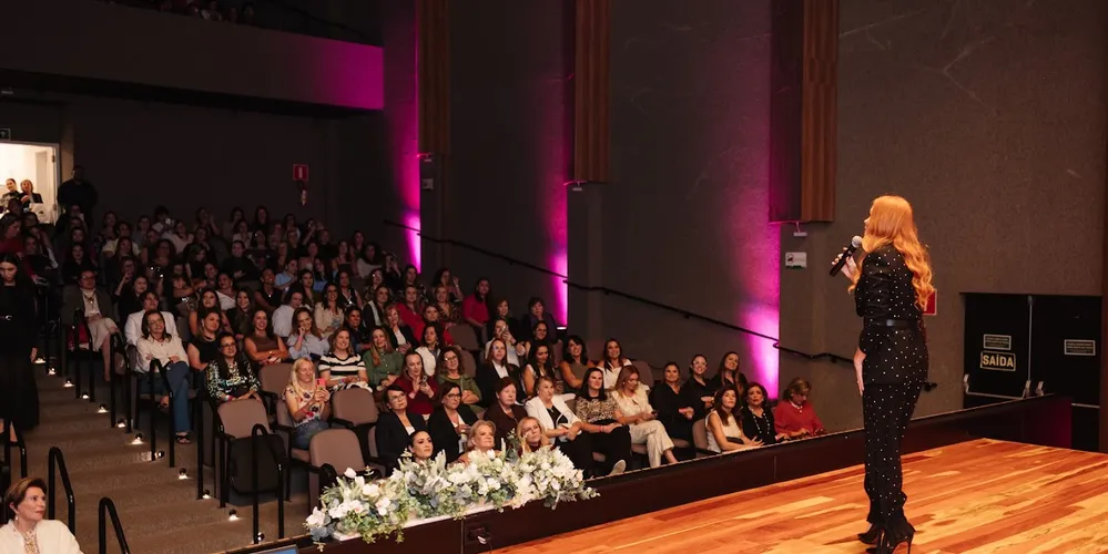 O evento também foi enriquecido com as palestras inspiradoras de Mariana Carvalho e de Cátia Damasceno (na foto)