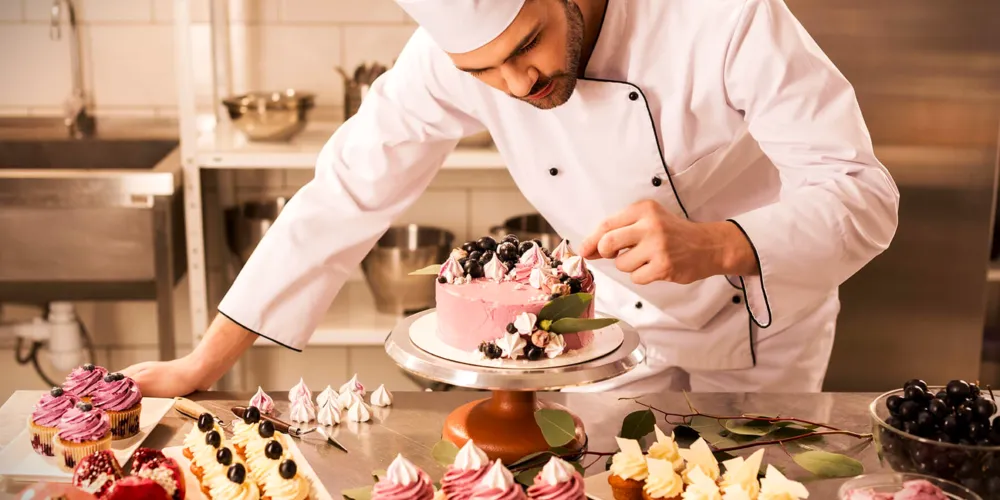 Entre as vagas, há oportunidades para confeiteiro
