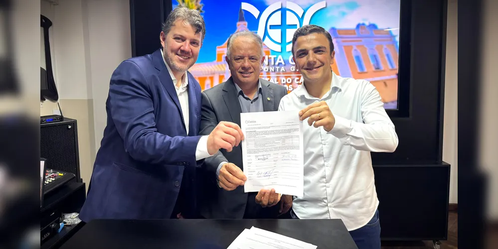 Assinatura do contrato aconteceu nesta sexta-feira (3)