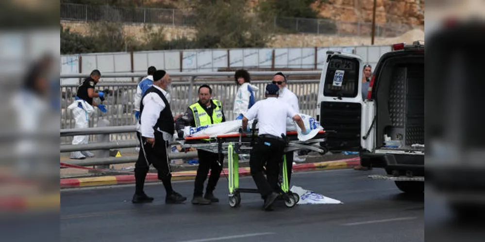 Ataque a tiros em ônibus em Jerusalém deixou mortos e feridos