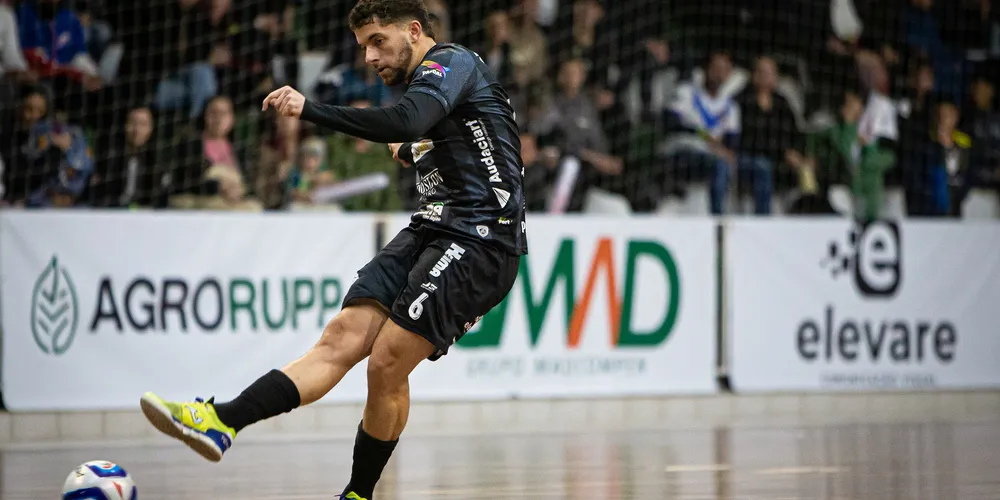 Contorno perdeu o jogo de ida por 4 a 3