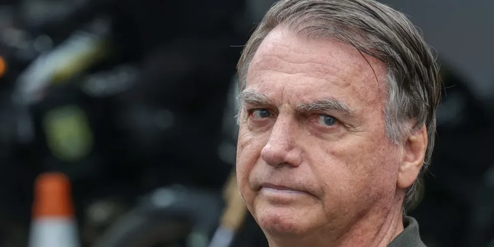 Jair Bolsonaro tem duas lesões compatíveis com câncer de pele