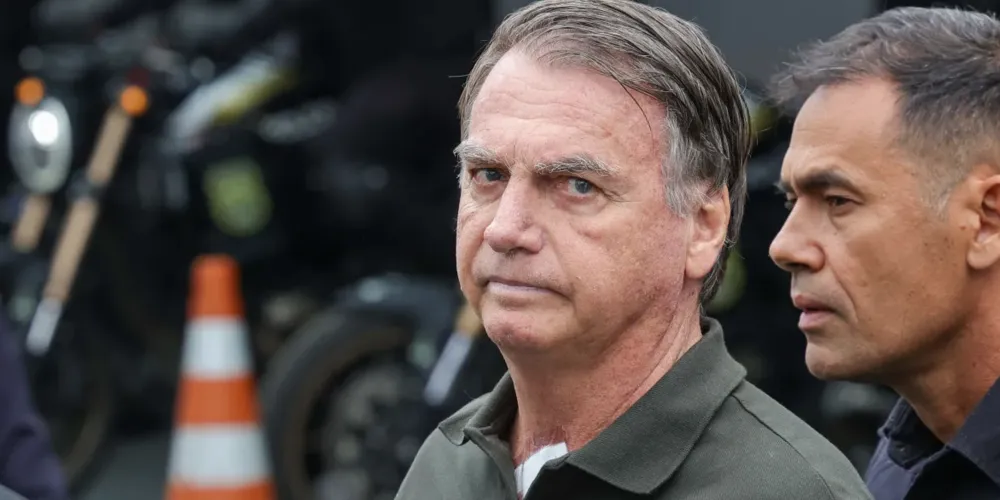 Ex-presidente Jair Bolsonaro volta para casa nesta quarta-feira (17)