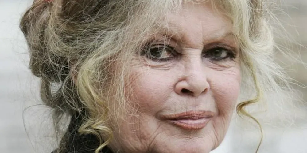 Atriz foi hospitalizada há cerca de três semanas