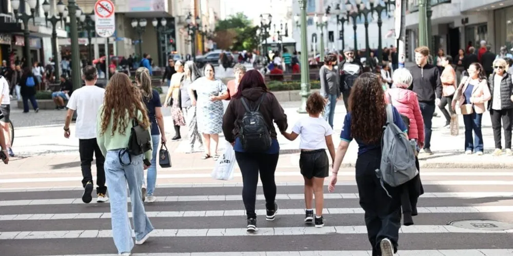 377.810 pessoas de outros estados ou de outros países vieram morar no Paraná entre 2017 e 2022