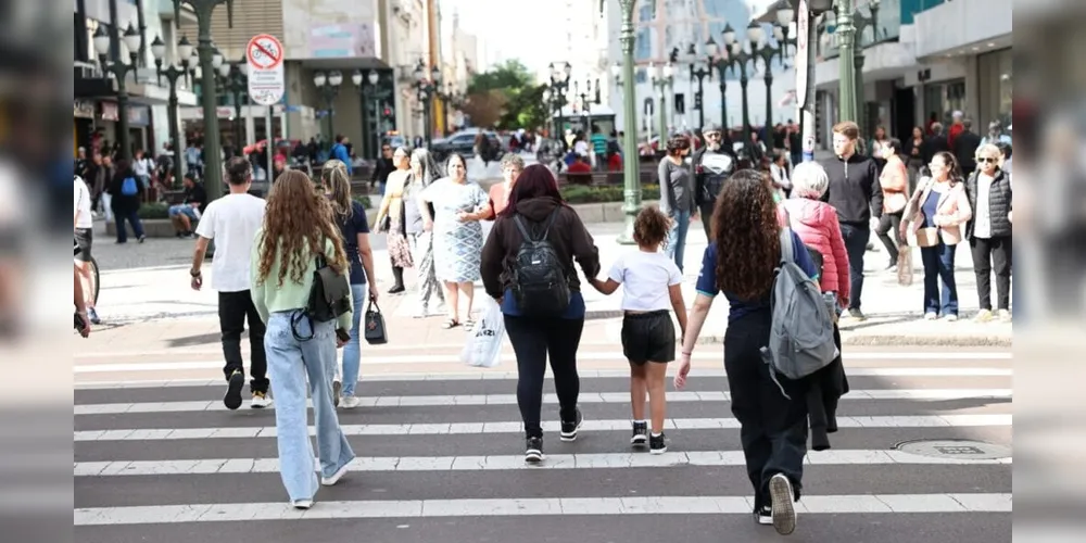 377.810 pessoas de outros estados ou de outros países vieram morar no Paraná entre 2017 e 2022