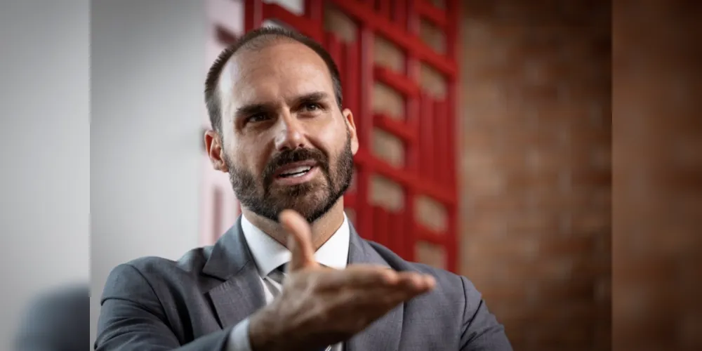 Eduardo Bolsonaro (PL-SP) planeja viajar para a Europa para ampliar ofensiva contra Moraes.