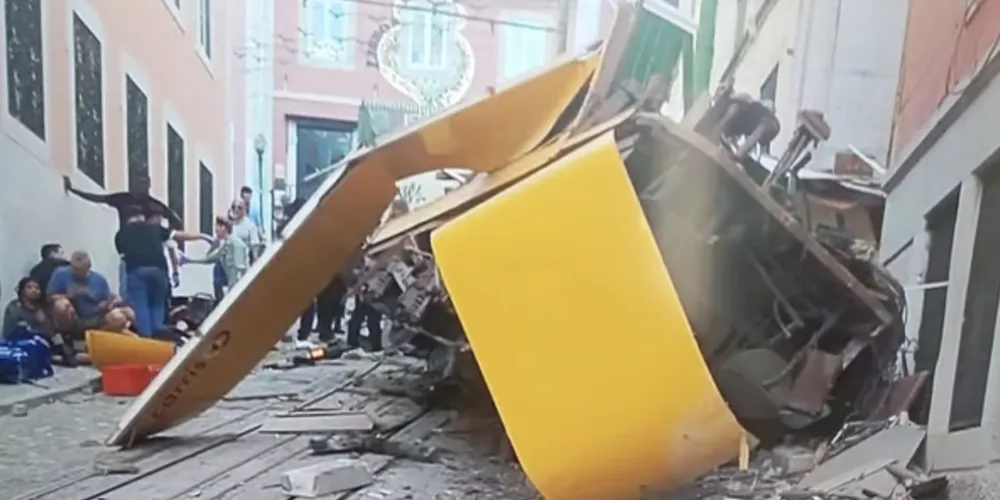 Entre moradores e turistas, pelo menos 16 pessoas morreram na tragédia e outras 21 ficaram feridas.