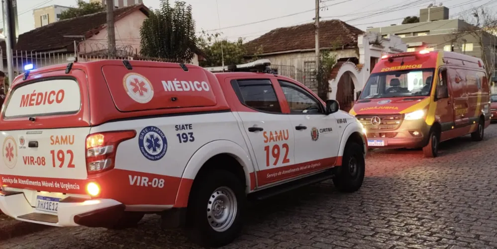 Amigo da vítima percebeu que porta havia sido arrombada e encontrou o local completamente revirado