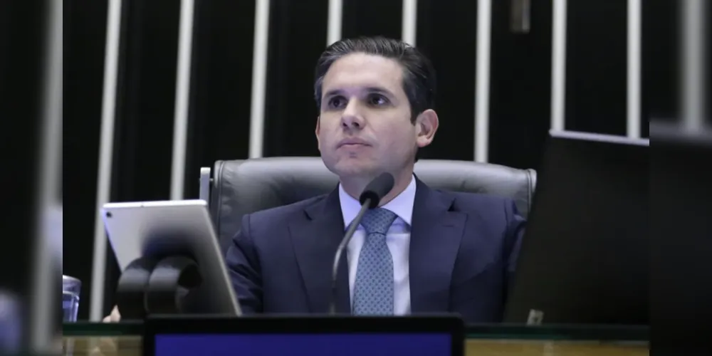 O presidente da Câmara, Hugo Motta (Republicanos-PB) pretende votar ainda hoje o requerimento de urgência da anistia