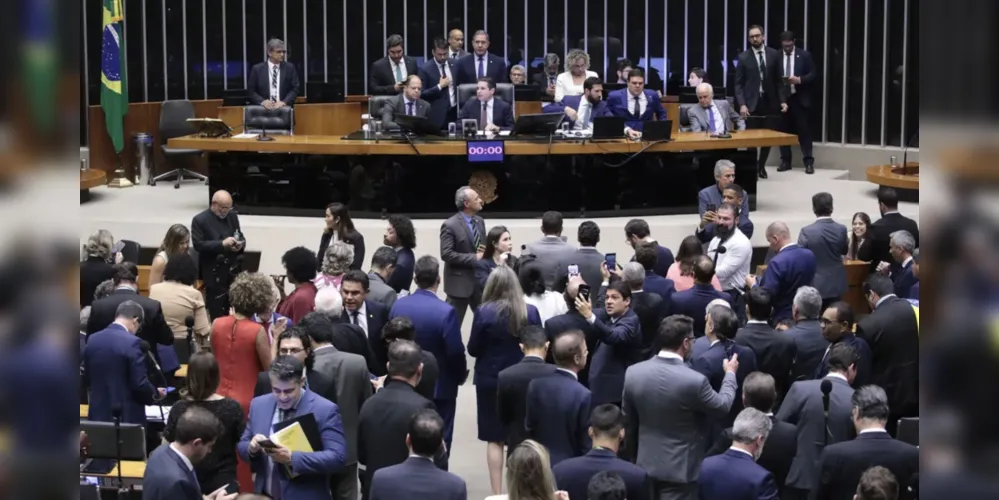 Foram 311 votos favoráveis, 163 contrários e sete abstenções na votação de urgência do projeto para a PL da Anistia
