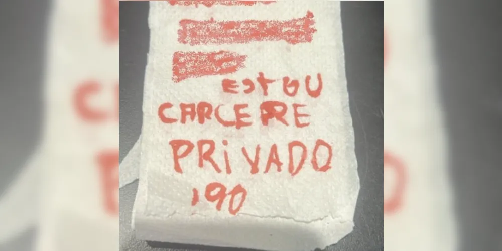 Um funcionário da conveniência encontrou o bilhete no sábado, no qual constava o endereço da vítima