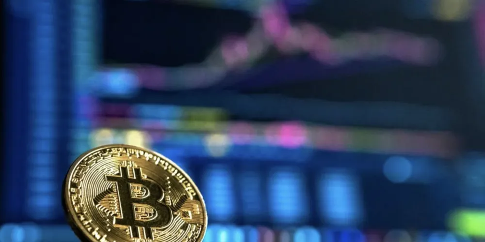 Nos últimos dias, a moeda virtual ultrapassou a barreira dos US$ 120 mil, registrando forte valorização entre o fim de setembro e o início de outubro