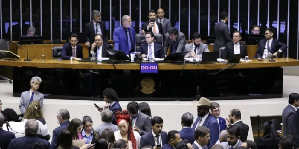 Foram 251 votos a favor da retirada e 193 contra a MP