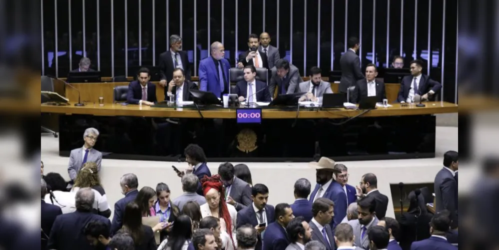 Foram 251 votos a favor da retirada e 193 contra a MP