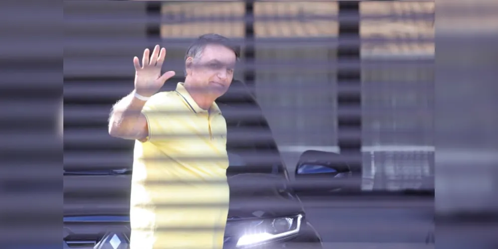 Bolsonaro está em prisão domiciliar
