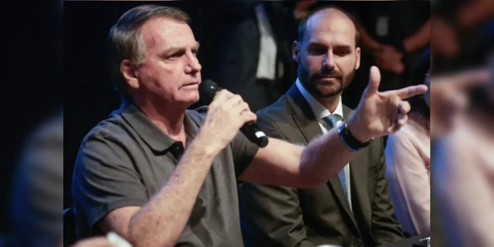 Jair Bolsonaro (PL) e Eduardo Bolsonaro (PL-SP)