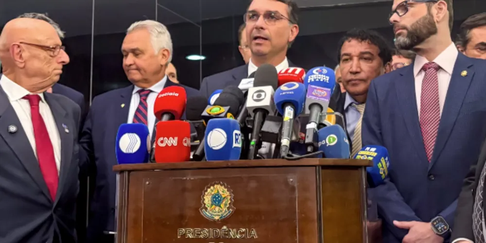 O senador ainda chamou o Procurador Geral da República, Paulo Gonet, de “lacaio”