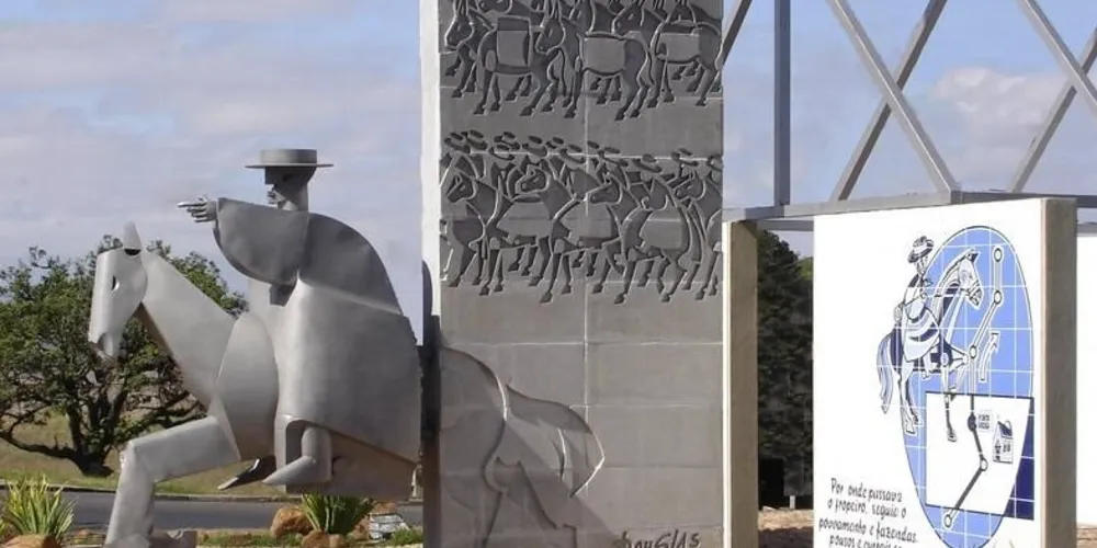 Rotatória dos tropeiros em Ponta Grossa