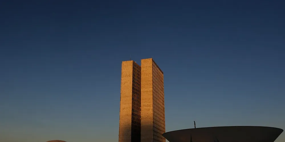 A pesquisa foi divulgada no momento em que deputados e senadores da oposição pressionam para que o tema da anistia avance dentro do Legislativo