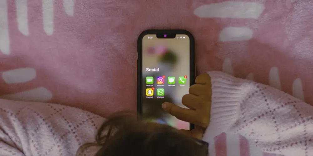 Projeto de lei de criminaliza a divulgação de desafios e brincadeiras perigosas na internet