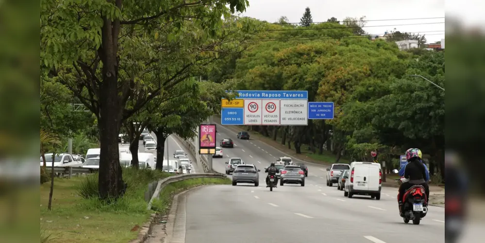 Também foi observado que, quando dirigem automóveis com câmbio manual, que demandam mais atenção, a segurança melhora