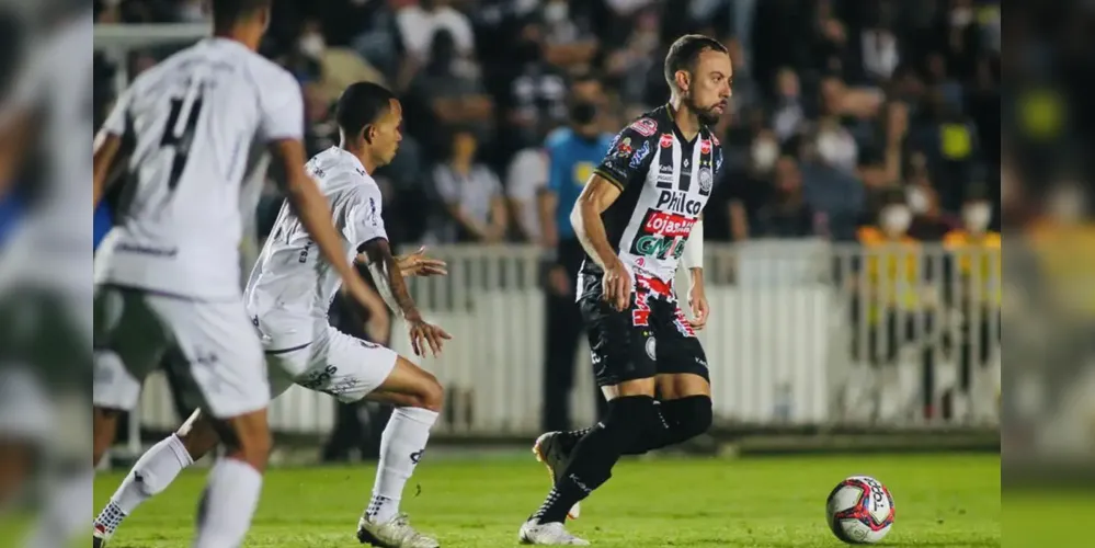Equipes entram em campo às 16h