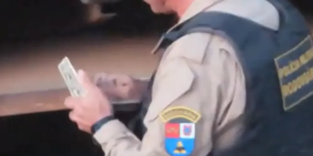 Imagens mostram o 'modus operandi' dos policiais suspeitos