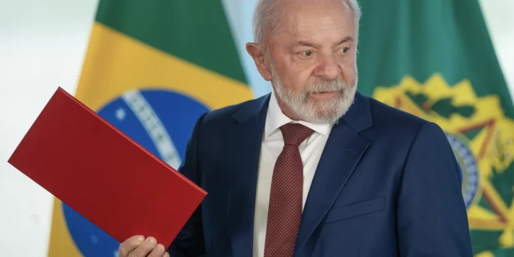 Presidente Lula afirma que Donald Trump errou em não dialogar com Brasil