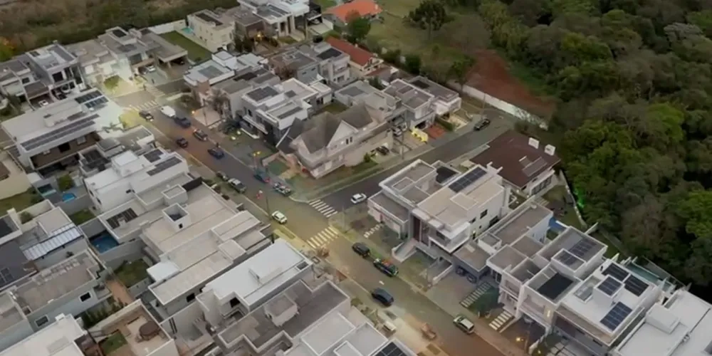 Operação está sendo realizada em Ponta Grossa e Curitiba