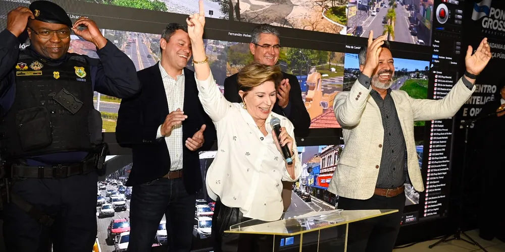 Lideranças durante o evento de inauguração do Centro de Inteligência