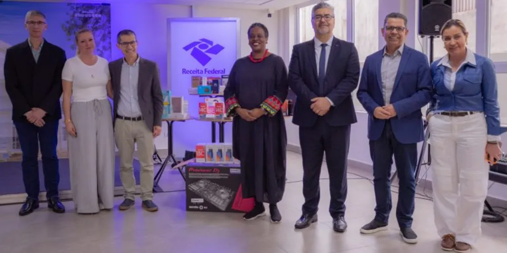 Doação ocorreu em evento na UEPG