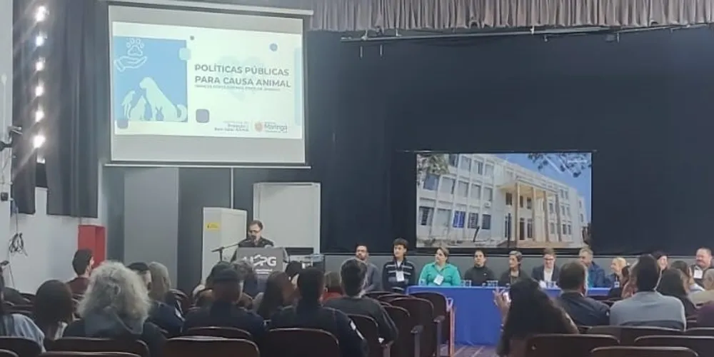 Profissionais, organizações, instituições públicas e a comunidade participaram do debate sobre políticas públicas para o bem-estar animal em Ponta Grossa