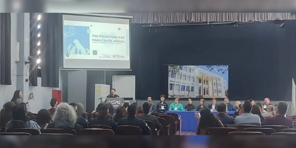 Profissionais, organizações, instituições públicas e a comunidade participaram do debate sobre políticas públicas para o bem-estar animal em Ponta Grossa