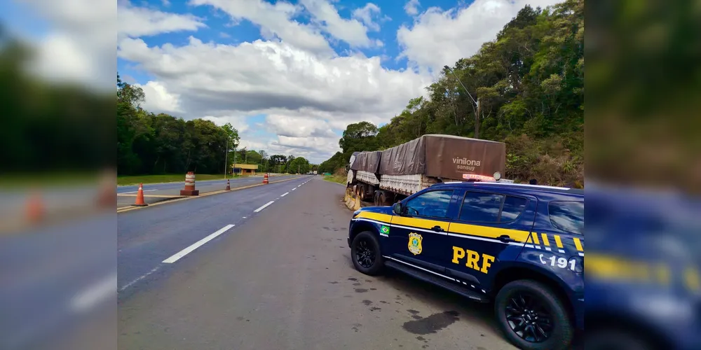 Veículo foi parado em abordagem na BR-277, em Irati