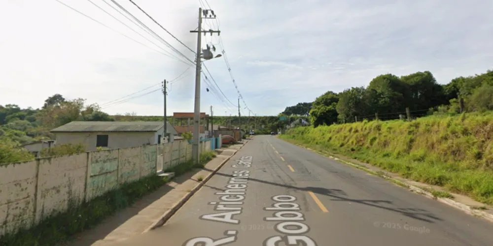Rua Arichernes Carlos Gobbo, no bairro Neves