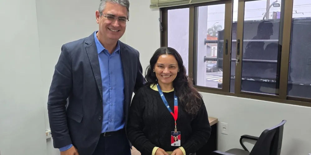 Vereador Julio Küller (MDB) e a diretora-geral do Hospital do Coração Bom Jesus, Alba Muniz