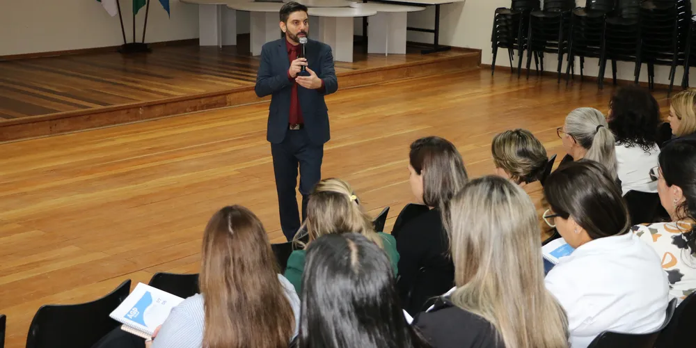 Com 16 horas de duração, o curso abordou novo marco legal de licitações e contratos administrativos