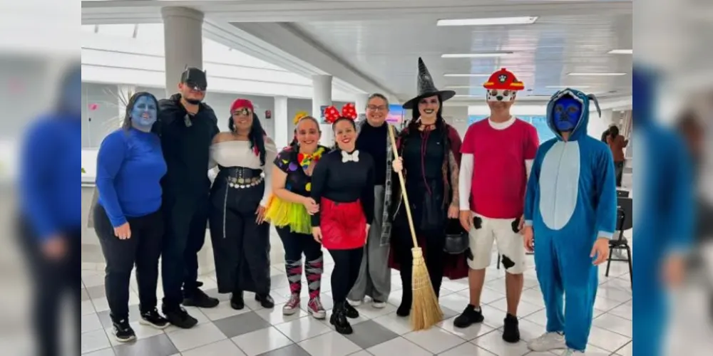 A equipe, fantasiada especialmente para o evento, animou o público e tornou o momento ainda mais especial
